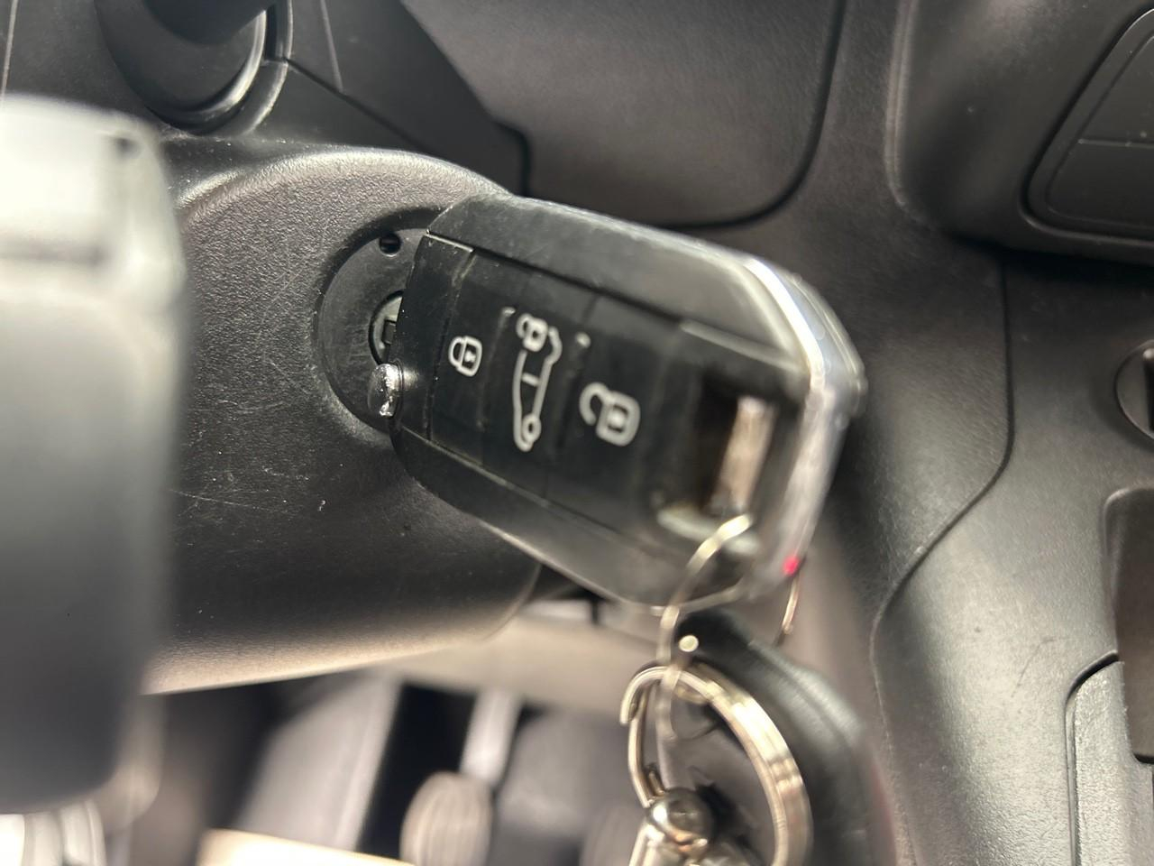 Peugeot Partner fourgon standard 650 kg bluehdi 75 bvm5 premium — photo 21
