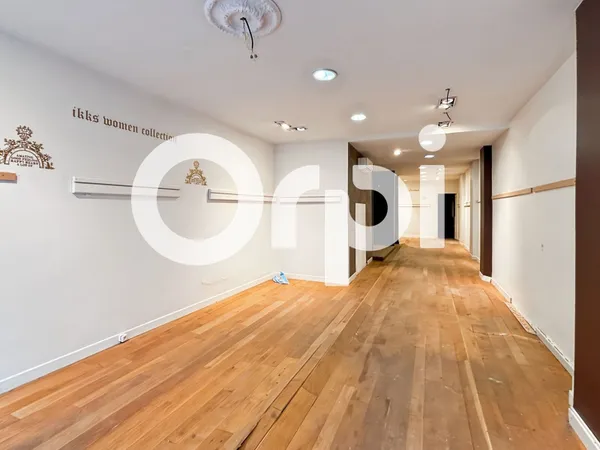 Local commercial 101 m²