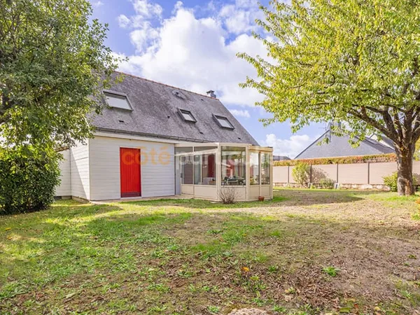 SAINTE-LUCE-SUR-LOIRE -- MAISON 6 PIÈCES -- 122 m² -- 4 CHAMBRES -- VERANDA -- JARDIN -- GARAGE