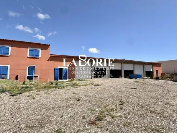 Local d'activité 120 m²