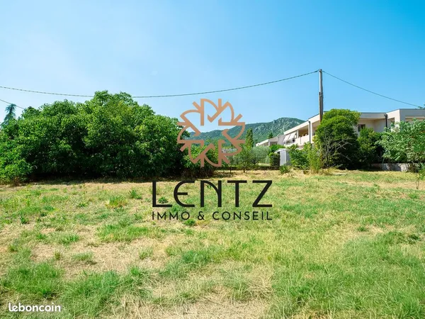 Terrain 323 m² Volx