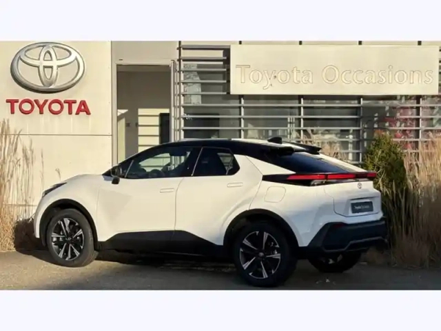 Toyota C-Hr 2.0 phev 225 graphic my26 — photo 3