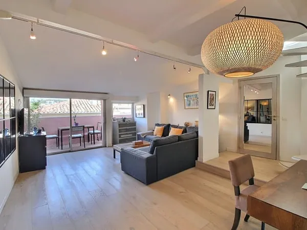 A vendre - Appartement - à Aix-en-Provence - avec terrasse et vue dégagée