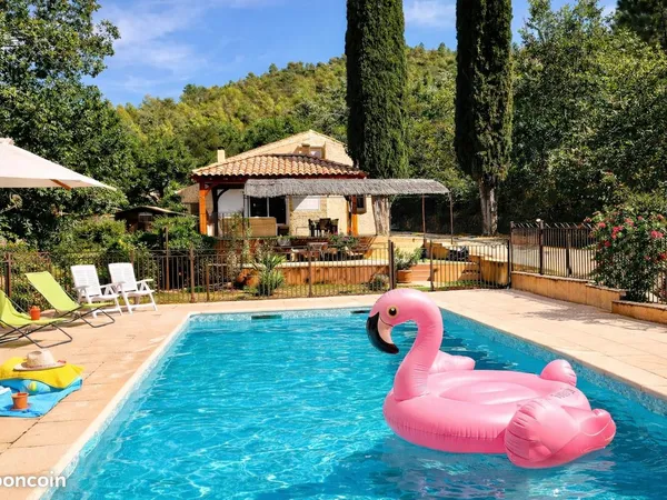 Maison 3 chambres meublé avec acces piscine