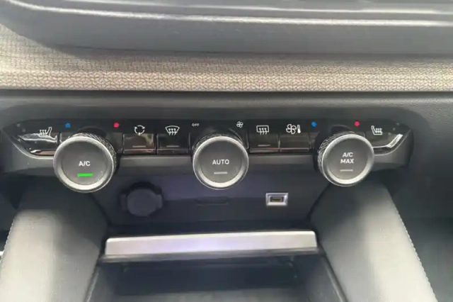 Citroën C5 x puretech 180 s&amp;s eat8 — photo 17