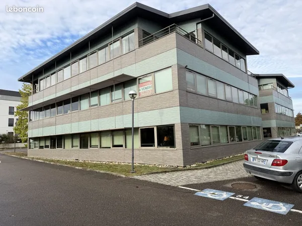 Bureaux 151 m² Marcy-l'Étoile