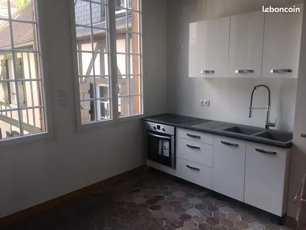 F3 duplex - 2 chambres - plein centre ville de gisors