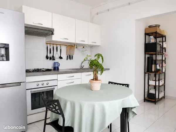Appartement T3 avec balcon - Villeurbanne les Poulettes