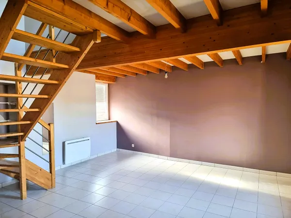 A LOUER Appartement 3 pièces en duplex à BAULON