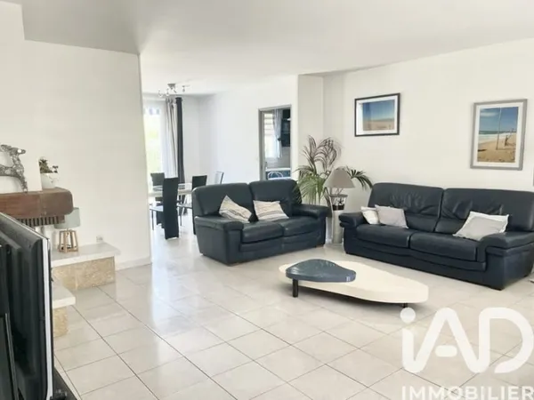 Maison 10 pièces 181 m²