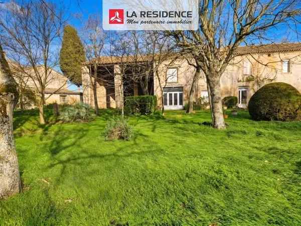 Maison 12 pièces 392 m²