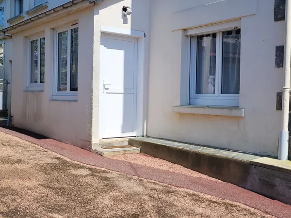 A LOUER APPARTEMENT MEUBLE, Idéal étudiant, Proche mer