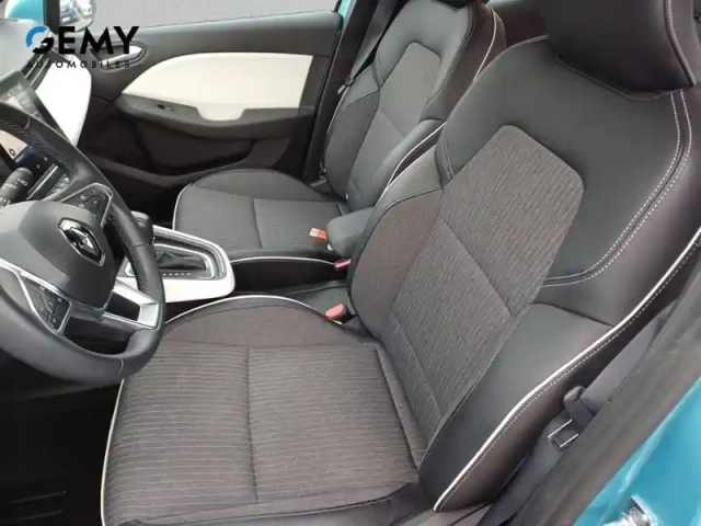 Renault Clio e-tech 140 - 21n — photo 9