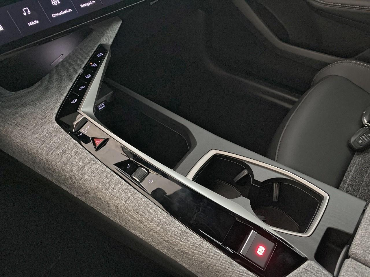 Peugeot 5008 hybrid 145 ch e-dcs6 allure — photo 18