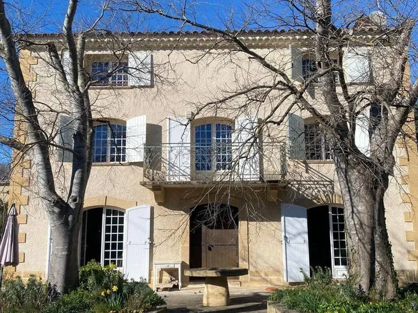Maison 7 pièces 228 m²