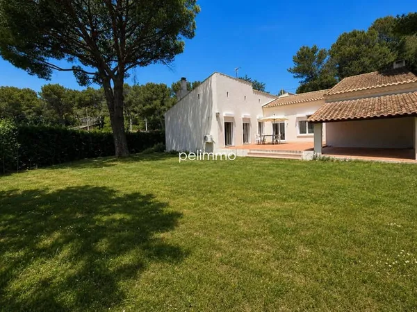 Maison de plain-pied 6 pièces 171 m²