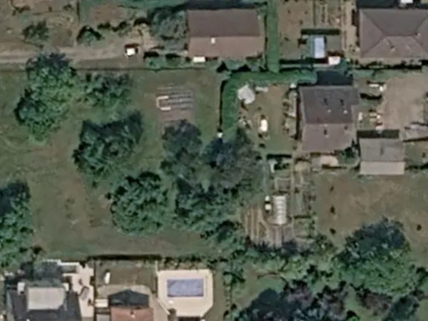 Cernay - terrain constructible 40 ares - 17 000 l'are, maisons comprises