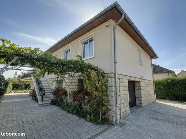 Maison 9 pièces 215 m²