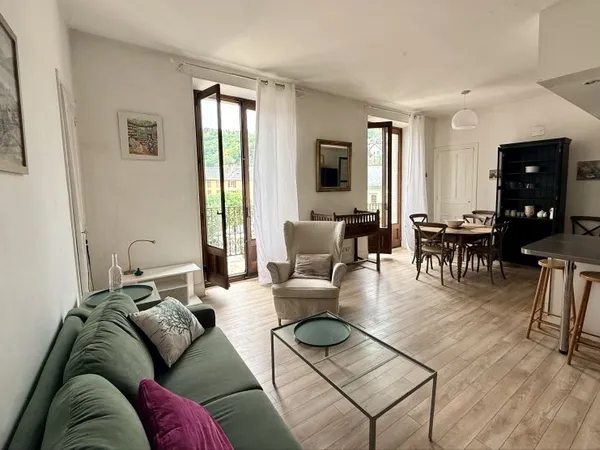 Vends appartement de charme T4 Chambéry centre historique