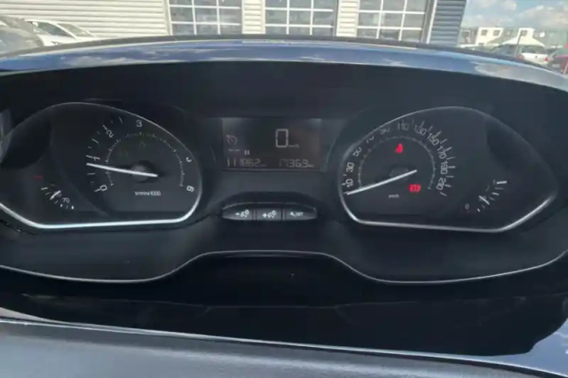 Peugeot 208 affaire bluehdi 100 s&amp;s bvm5 — photo 13