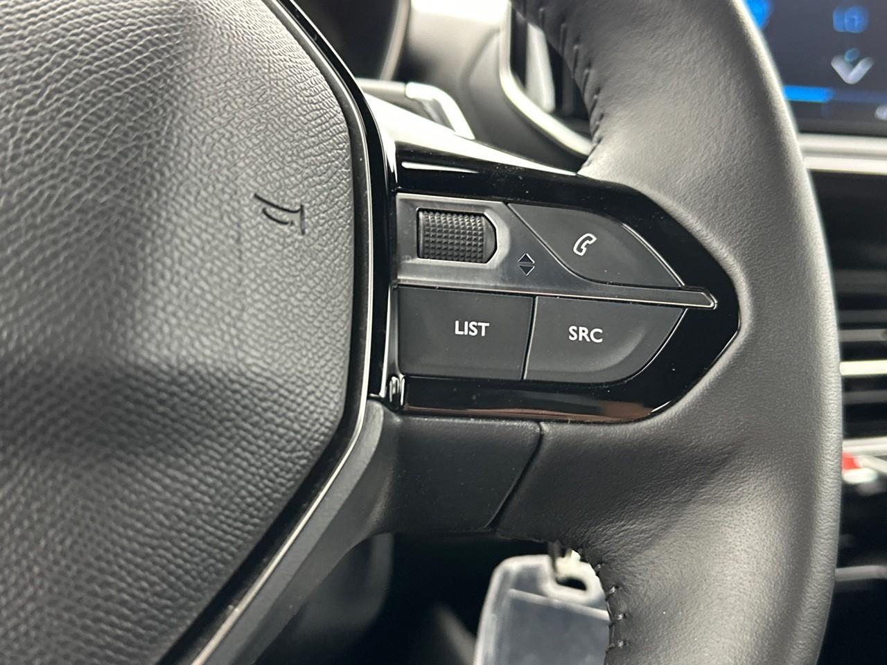 Peugeot 2008 hybrid 145 e-dcs6 style — photo 19