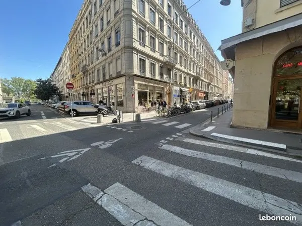 Commerce professions libérales 53 m²
