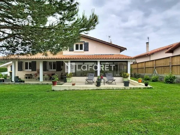 Maison Martillac 5 pièce(s) 133 m2