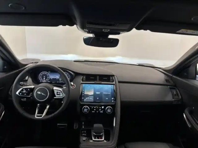 Jaguar E-Pace p270e phev 269ch r-dynamic se — photo 7