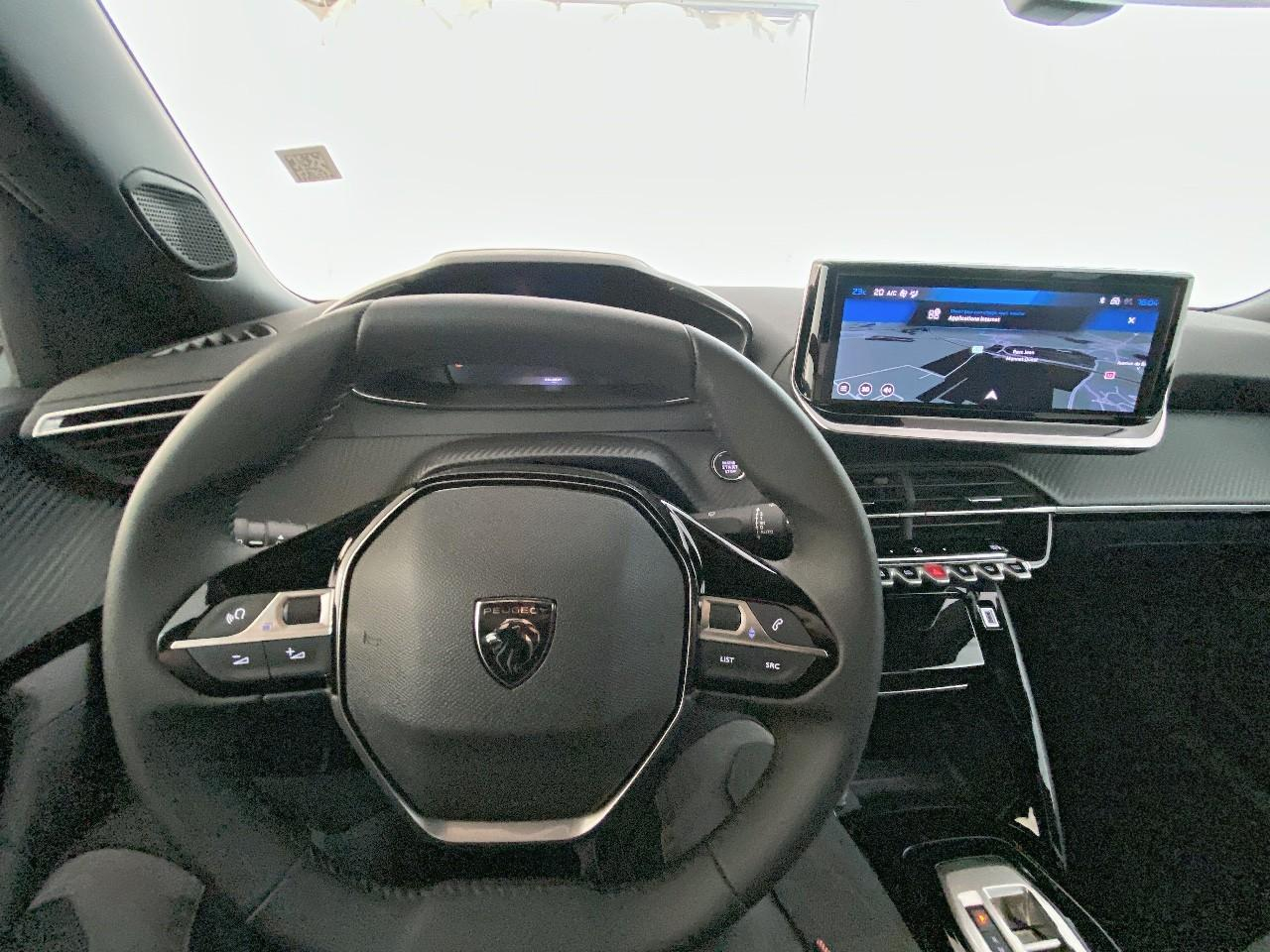 Peugeot 2008 hybrid 145 ch e-dcs6 allure — photo 12