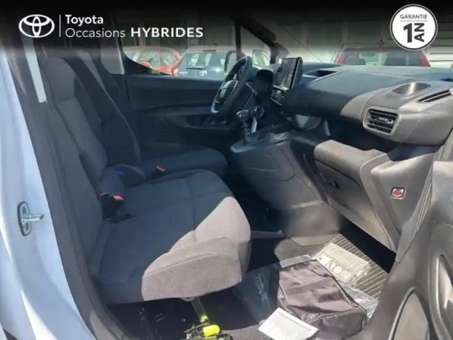 Toyota Proace city medium 100 d-4d start my25 — photo 6