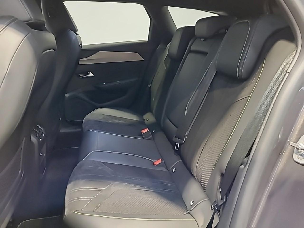 Peugeot 308 sw phev 180 e-eat8 gt — photo 13