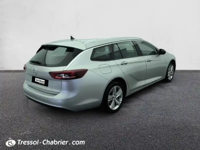 Opel Insignia sports tourer 1.5 diesel 122 ch bva8 elegance business — photo 2