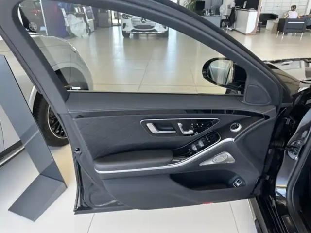 Mercedes Cla 580 e berline amg line — photo 57