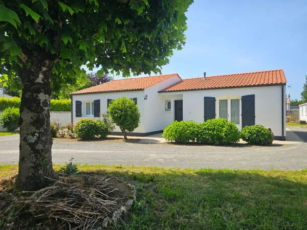 Maison de plain-pied 3 chambres sur terrain clos a Challans