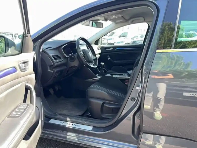 Renault Megane mégane iv berline tce 140 fap — photo 10