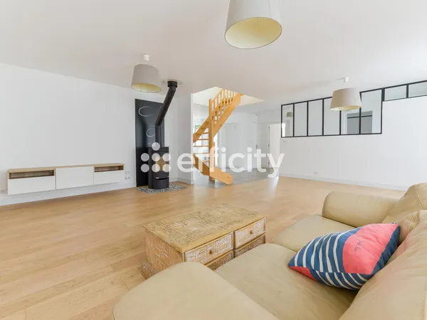 Maison 8 pièces 208 m²