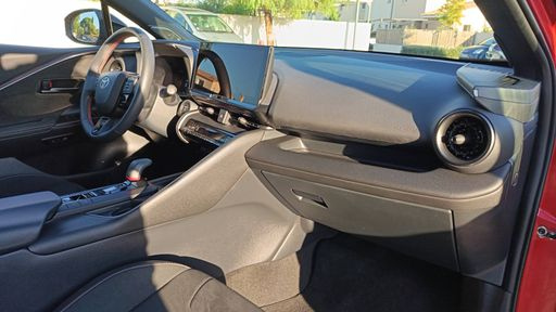 Toyota C-HR 2.0 VVT-i 225 Hybrid CVT - GR Sport – 2025 – 12475 km – Hybride rechargeable – Boîte Automatique — photo 17