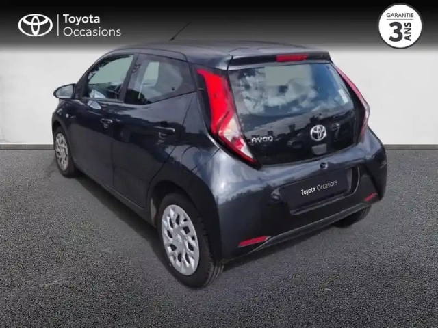 Toyota Aygo 1.0 vvt-i 72ch x-play x-app 5p mc18 — photo 2
