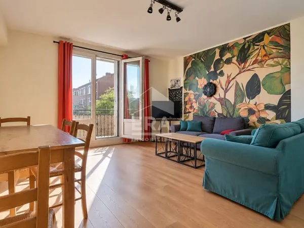 À VENDRE 3 PIÈCES TRAVERSANT AVEC BALCON, VUE DÉGAGÉE ET CAVE