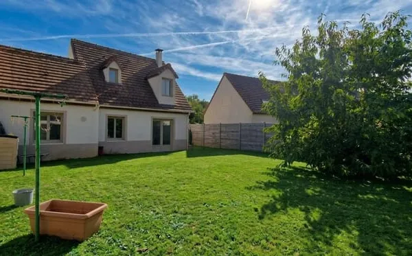 Maison familiale sur sous sol total, confort de plein pied.