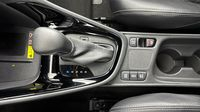 Toyota Yaris 116h Collection 5p MY22 — photo 23