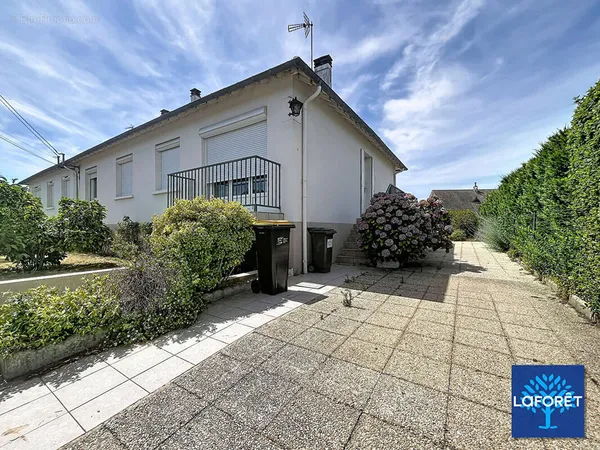 Maison 3 chambres avec grand sous-sol et jardin clos à La Chaussée-Saint-Victor
