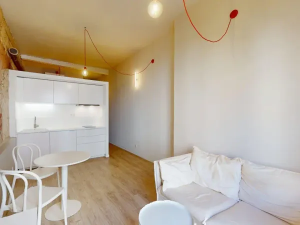 Loue magnifique studio entièrement rénové Marseille 1er