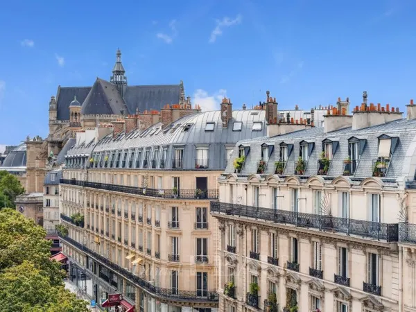 Paris 1er - Etienne Marcel - Dernier étage avec vue
