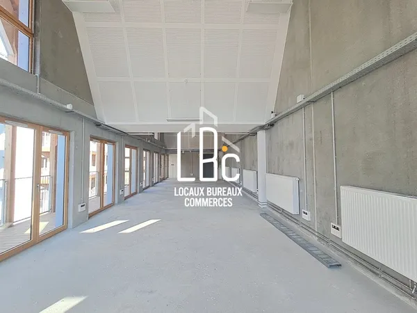 Local professionnel 152 m²