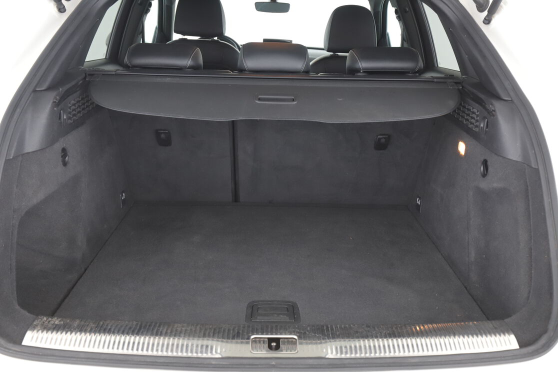 Audi Q3 2.0 TDI S Line — photo 16