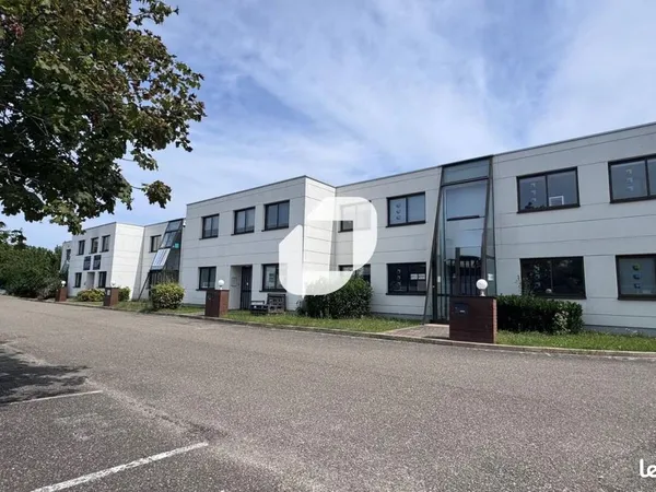 Local d'activité 258 m²