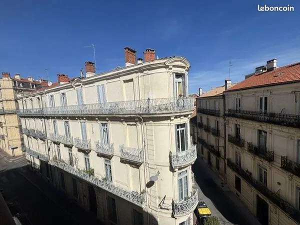 Studio 1 pièce 14 m²