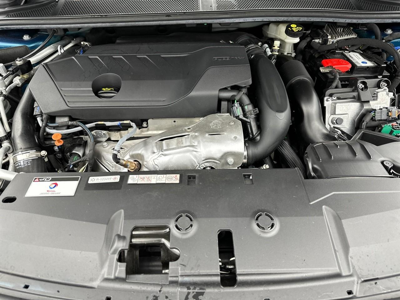 Peugeot 408 phev 180 e-eat8 allure pack — photo 13