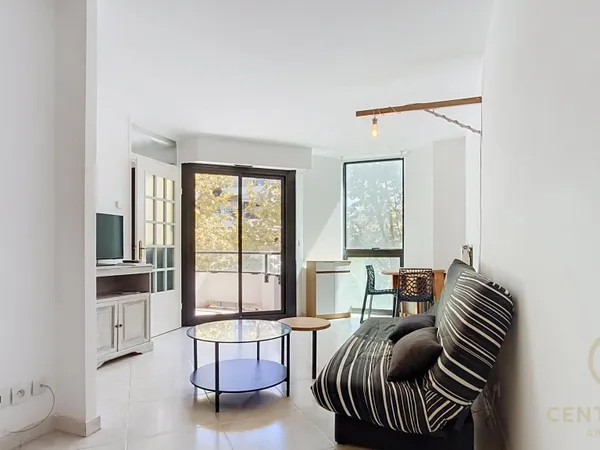 Studio 1 pièce 28 m²